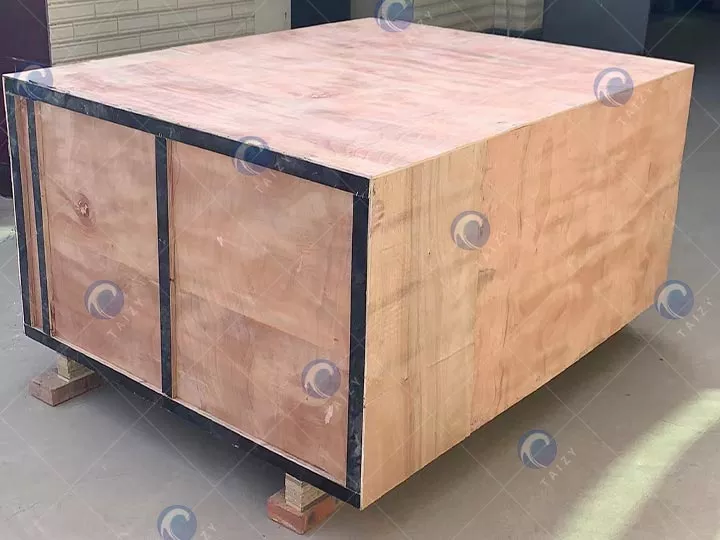 Wooden case packing of the fish food extruder