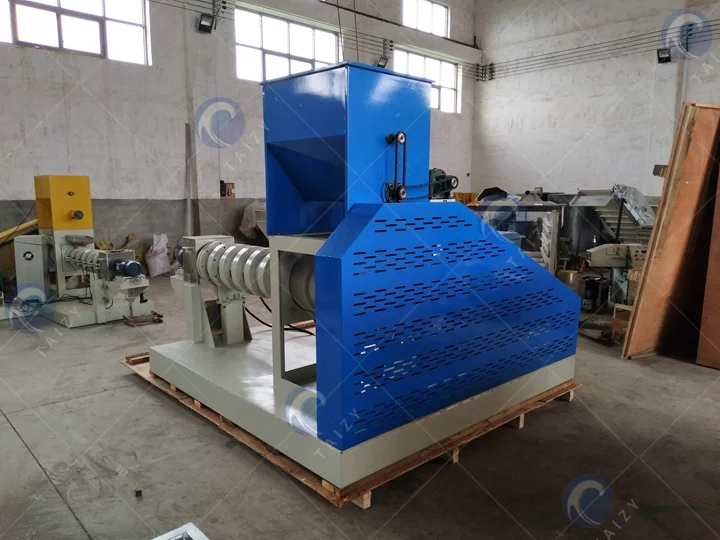 Commercial feed pellet machine